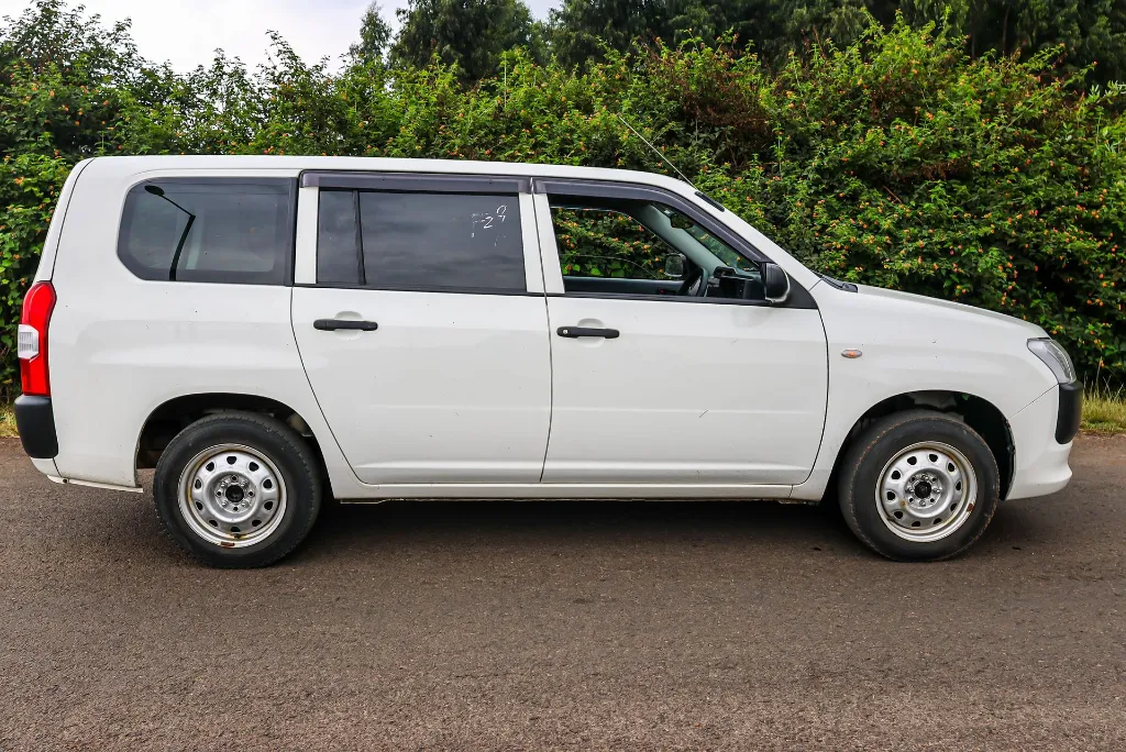 Toyota Probox 2018 (7).webp