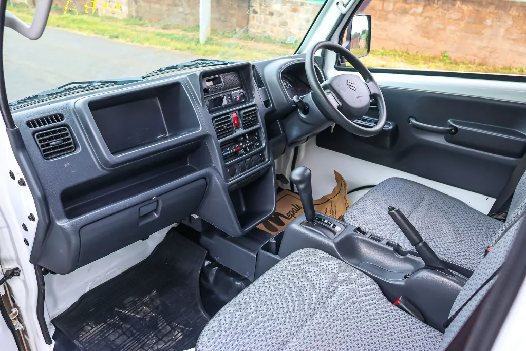 Suzuki Carry 2017 (Refrigerator Van) (6).webp