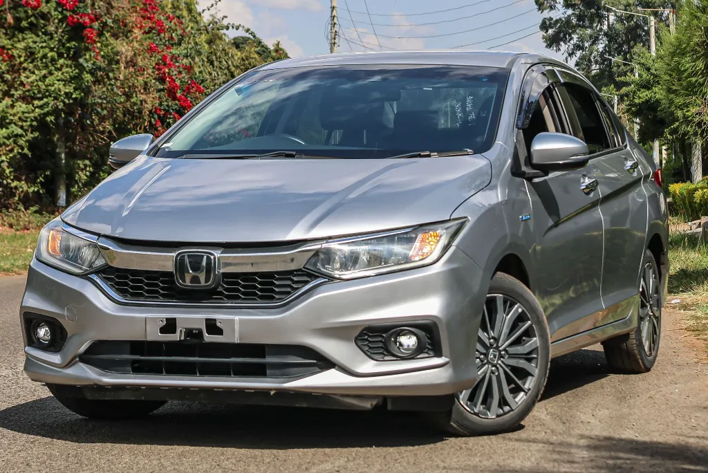Honda Grace Hybrid 2018 for Sale in Kenya  Fuel-Efficient Hybrid Sedan (6).webp