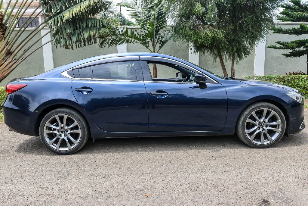 Mazda Axela 2018 (1).webp