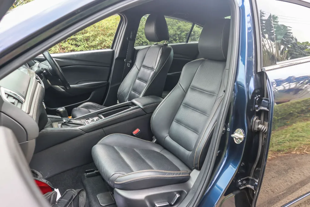 Mazda Axela 2018 (8).webp