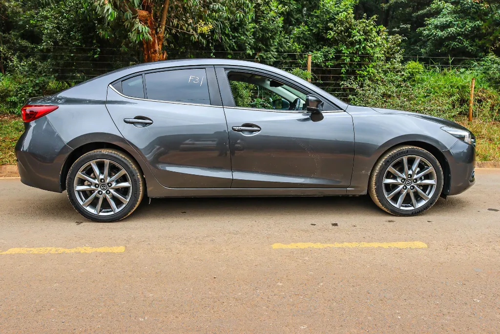 Mazda Axela2 2018 (1).webp