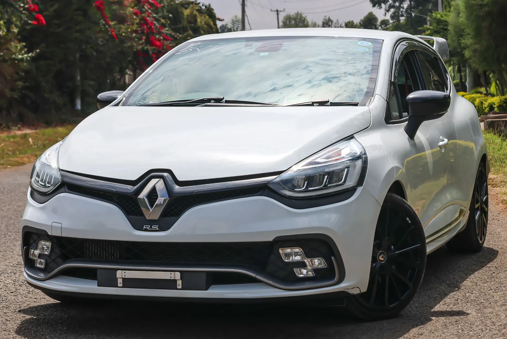Renault Clio R.S. 2018 Turbo Hot Hatch – Sporty Performance & Low Mileage