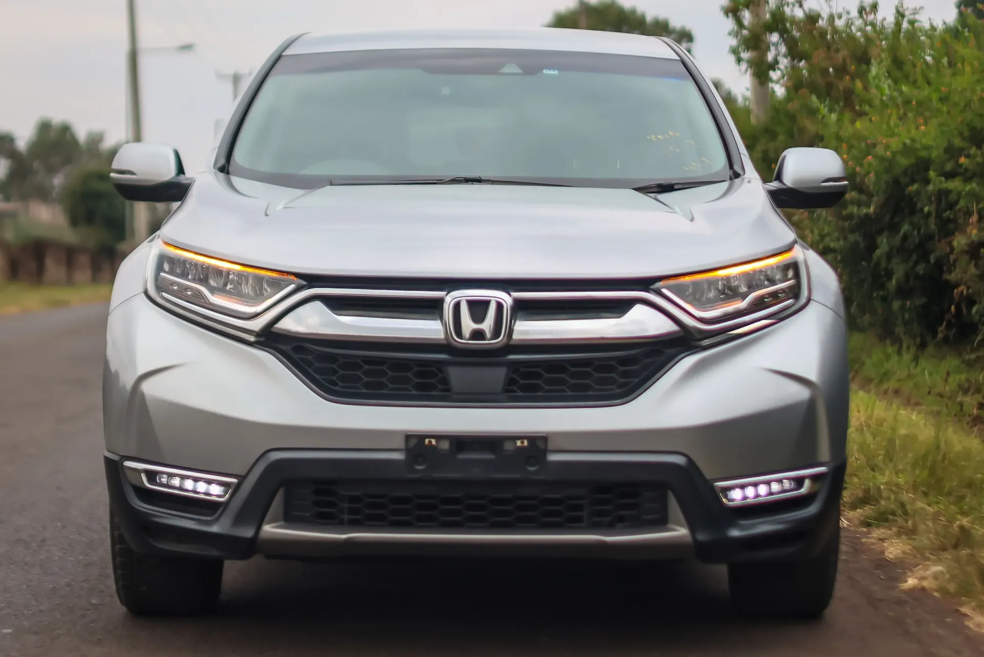 Honda CR-V Hybrid 2019 AWD — Fuel-Efficient Luxury SUV